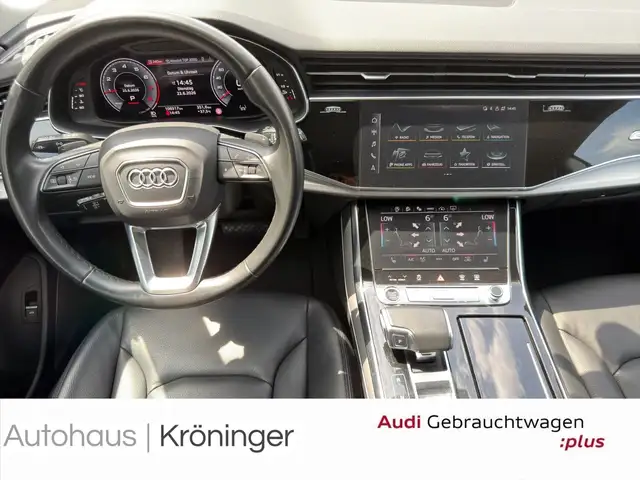 Audi Q8 view 13