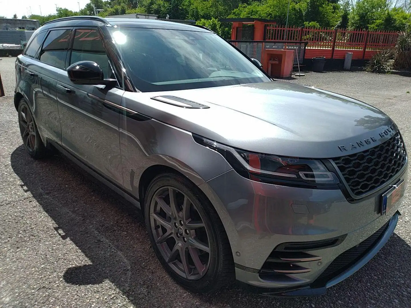 Land Rover Range Rover Velar RR Velar 2.0D I4 204 CV R-Dynamic HSE Gris - 2