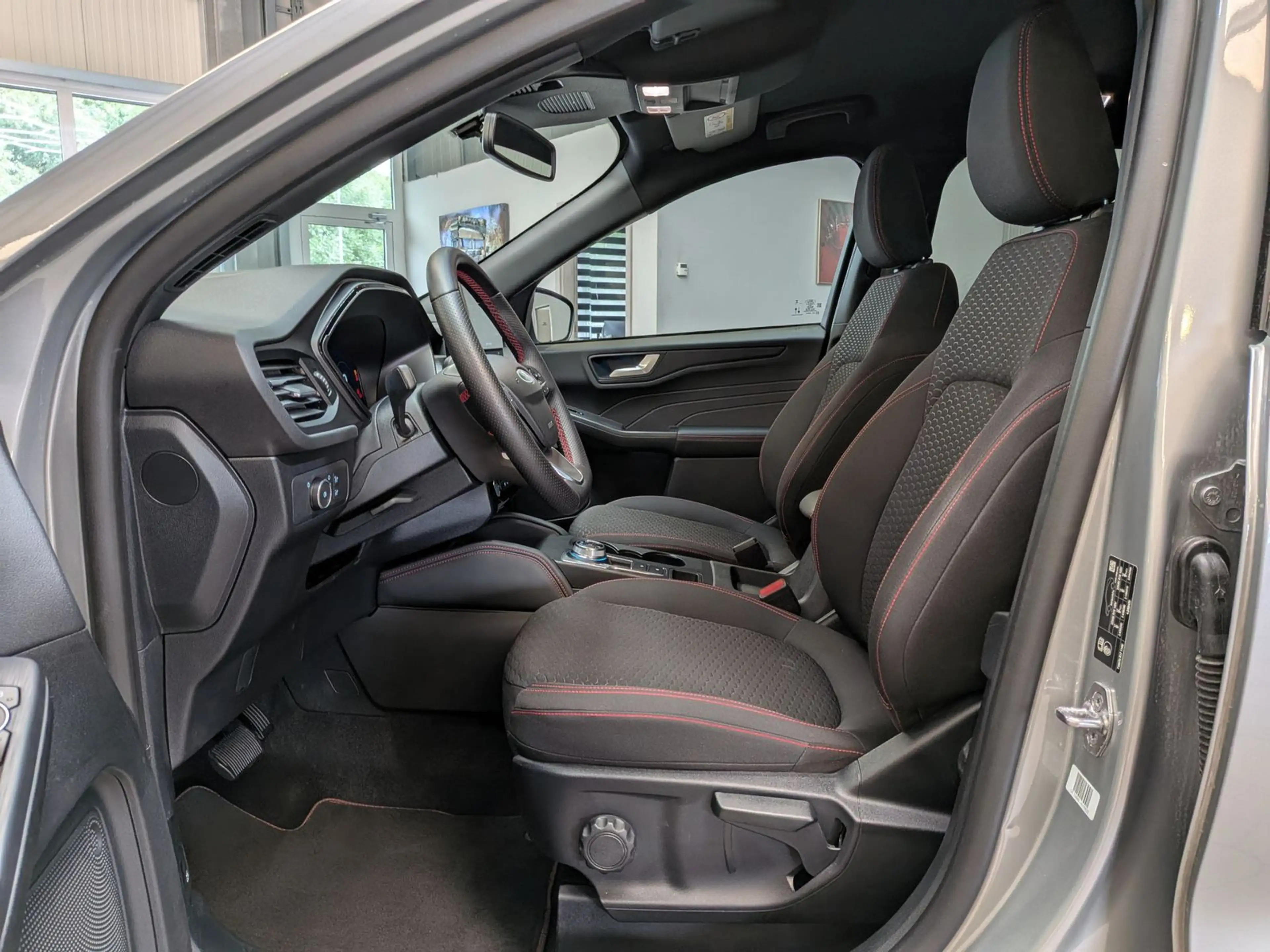 Ford Kuga 1.5EB ST-Line MATRIX*TEMP*KAM*HUD*LHZ*AHK-V — photo 12
