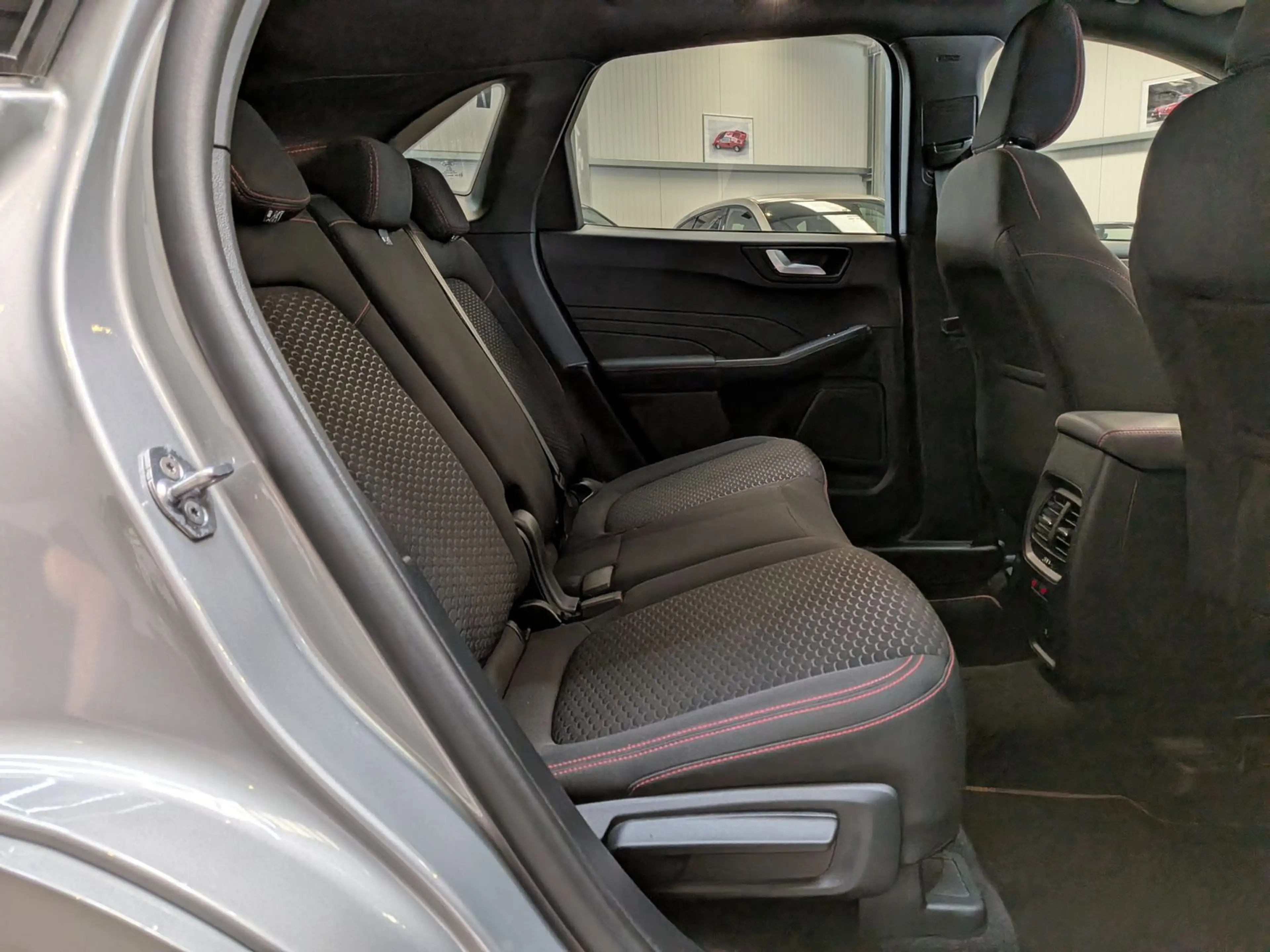 Ford Kuga 1.5EB ST-Line MATRIX*TEMP*KAM*HUD*LHZ*AHK-V — photo 14