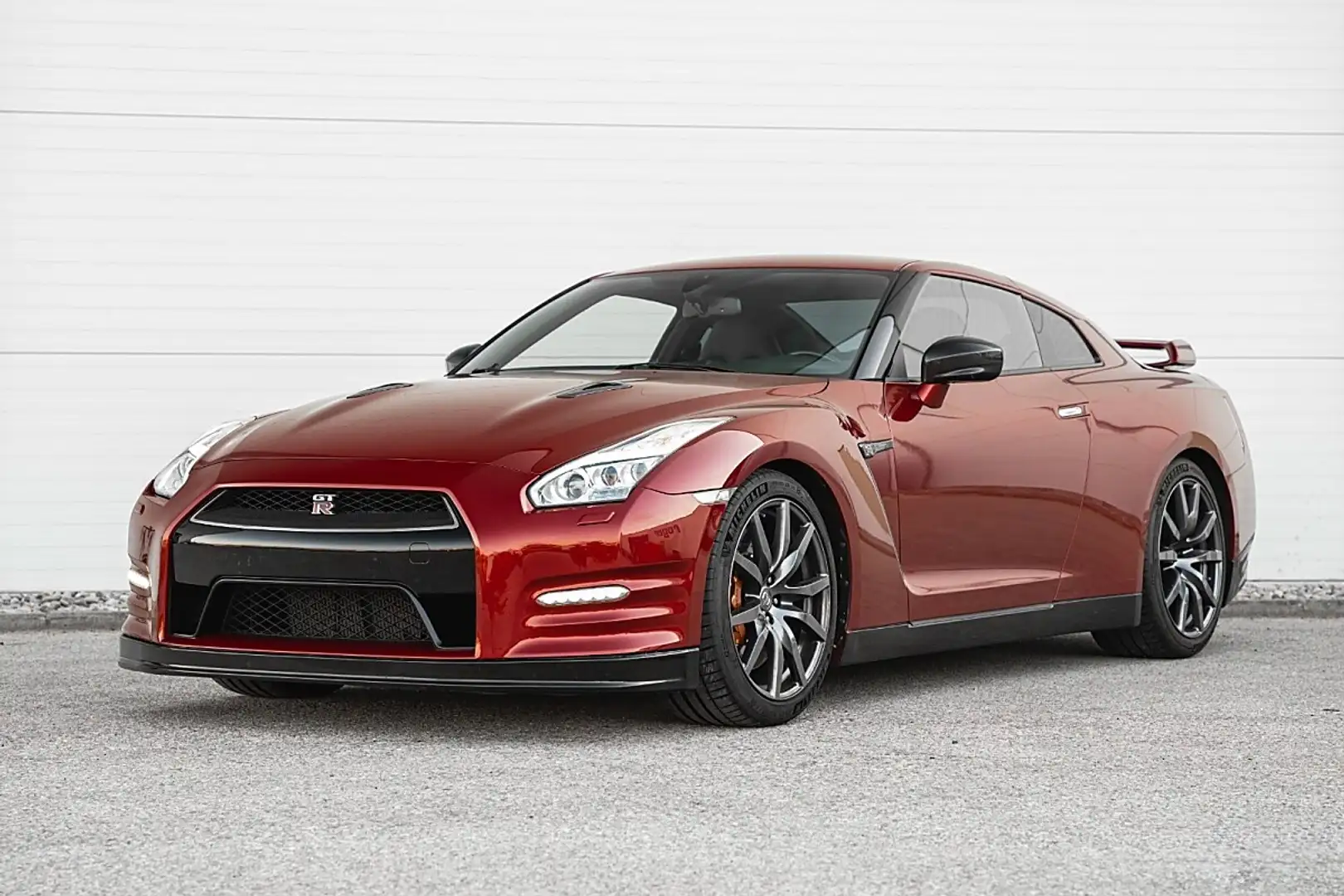Nissan GT-R Rot - 2