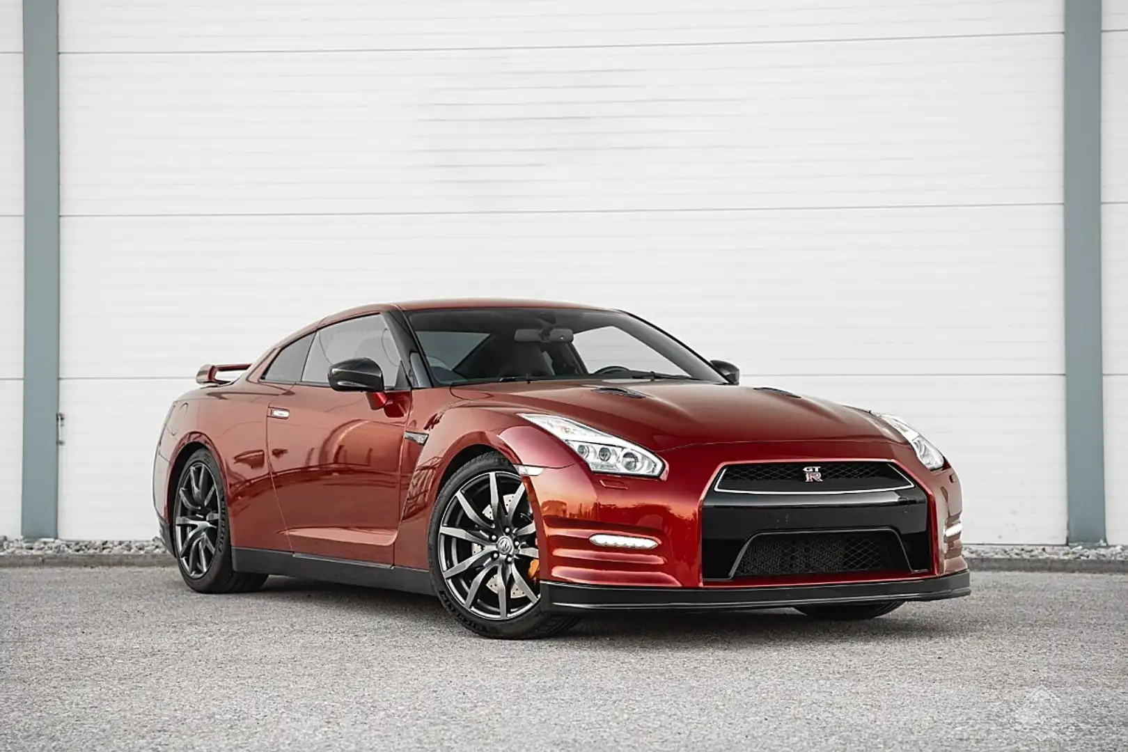 Nissan GT-R Rot - 1