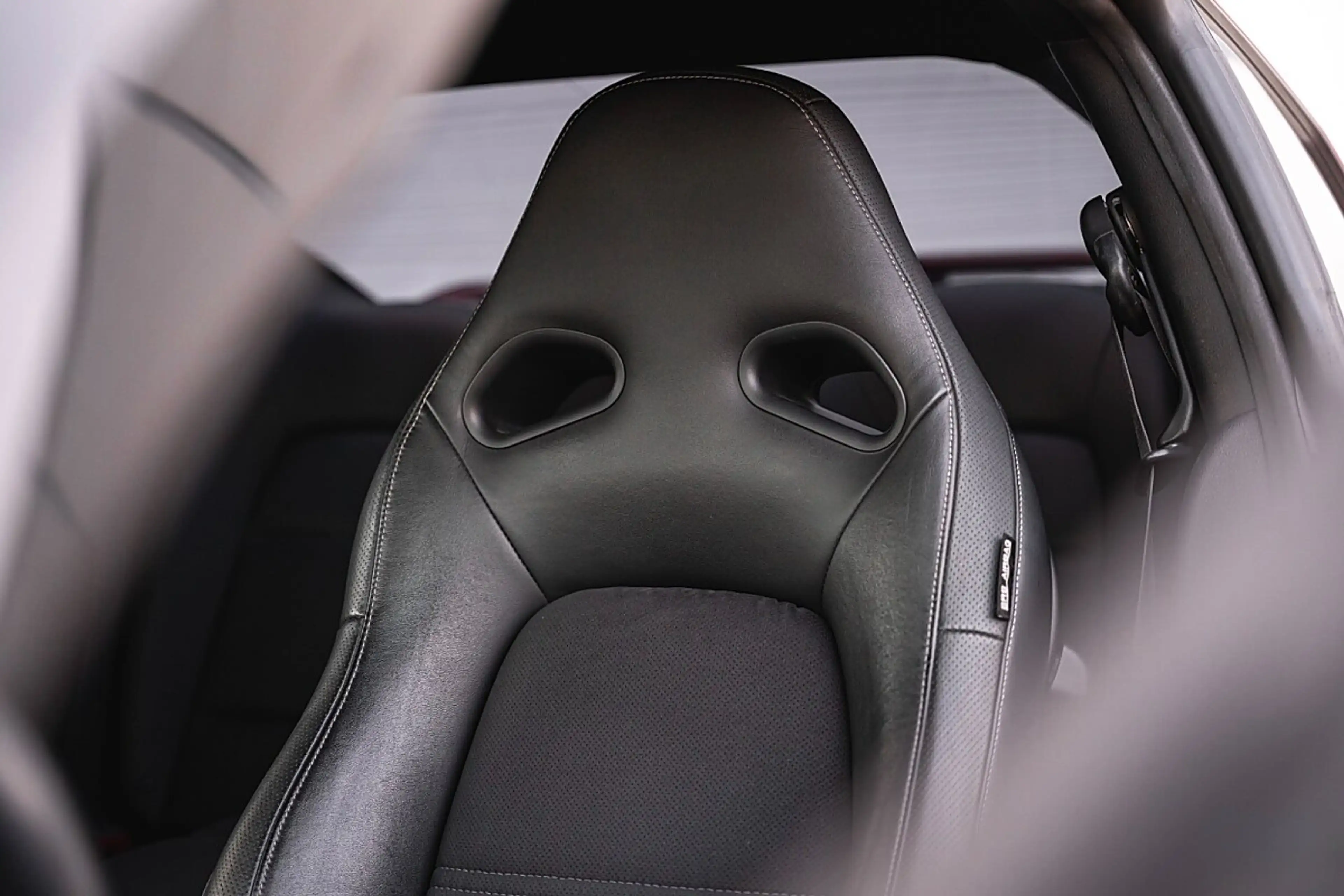 Nissan GT-R — photo 11