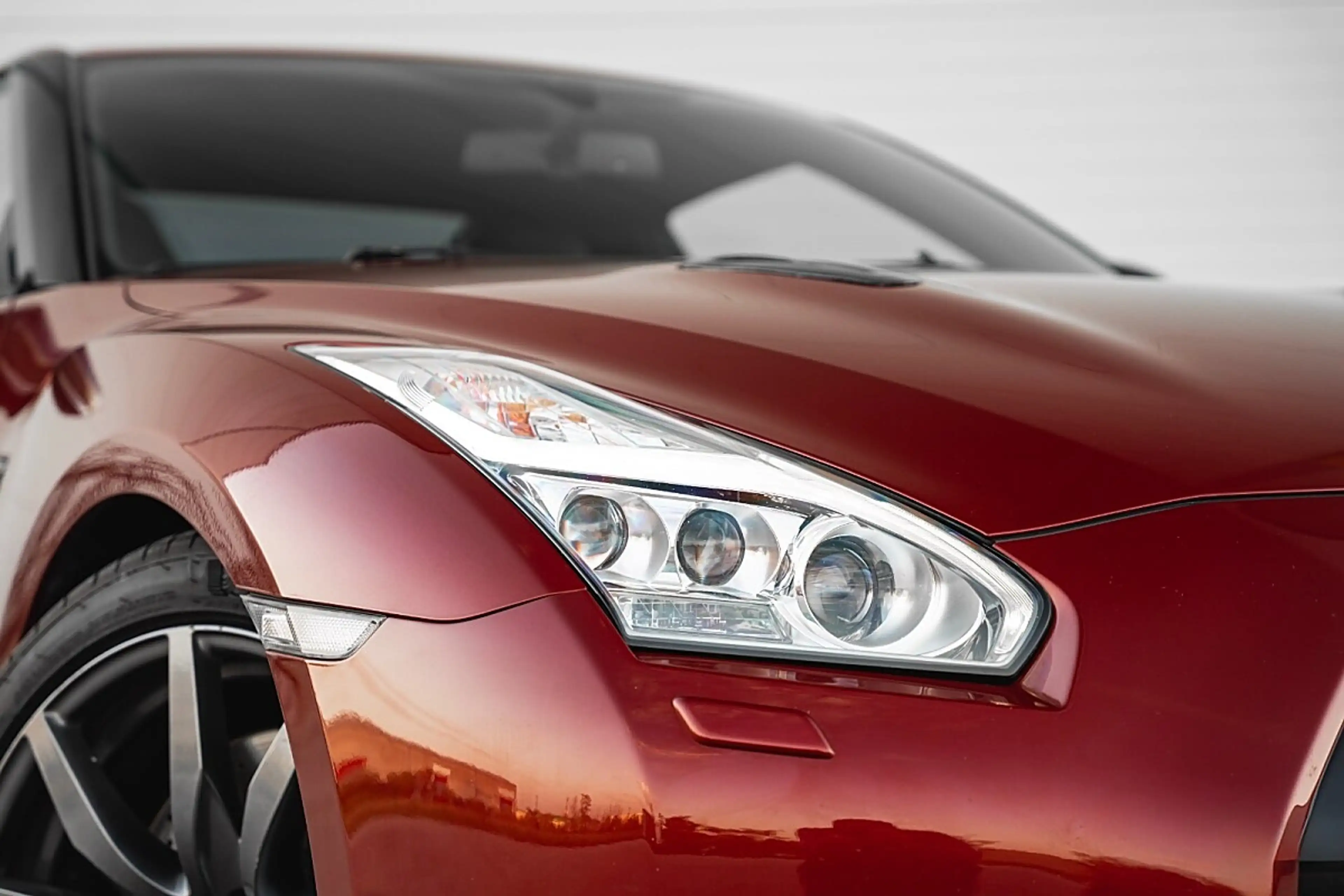 Nissan GT-R — photo 8