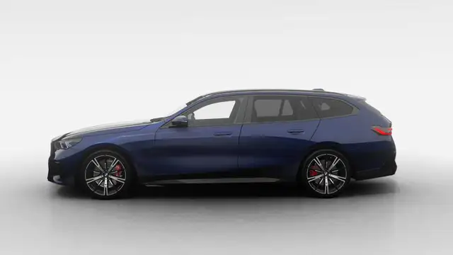 BMW 5 Series view 4