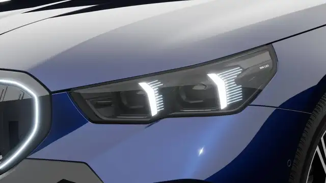 BMW 5 Series view 6