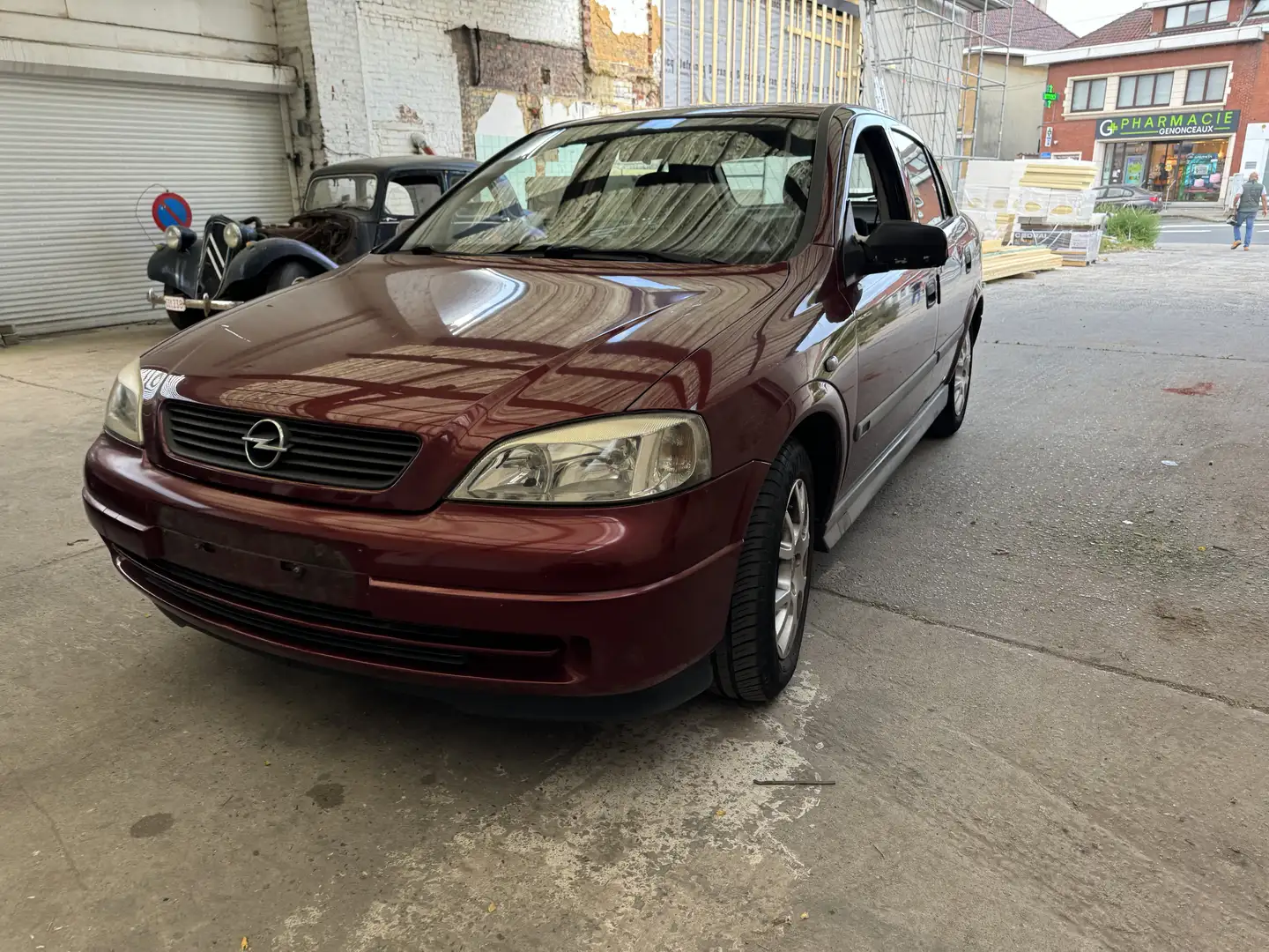 Opel Astra Automatique Airco 1.6i ESSENCE (HOLLANDAISE) Rouge - 1