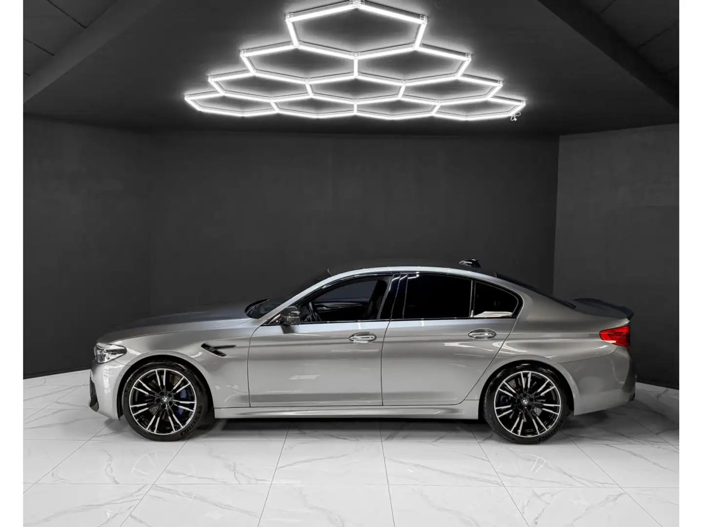 BMW M5 M-Performance xDrive / 360° / HarmanK / Carbon Gris - 2