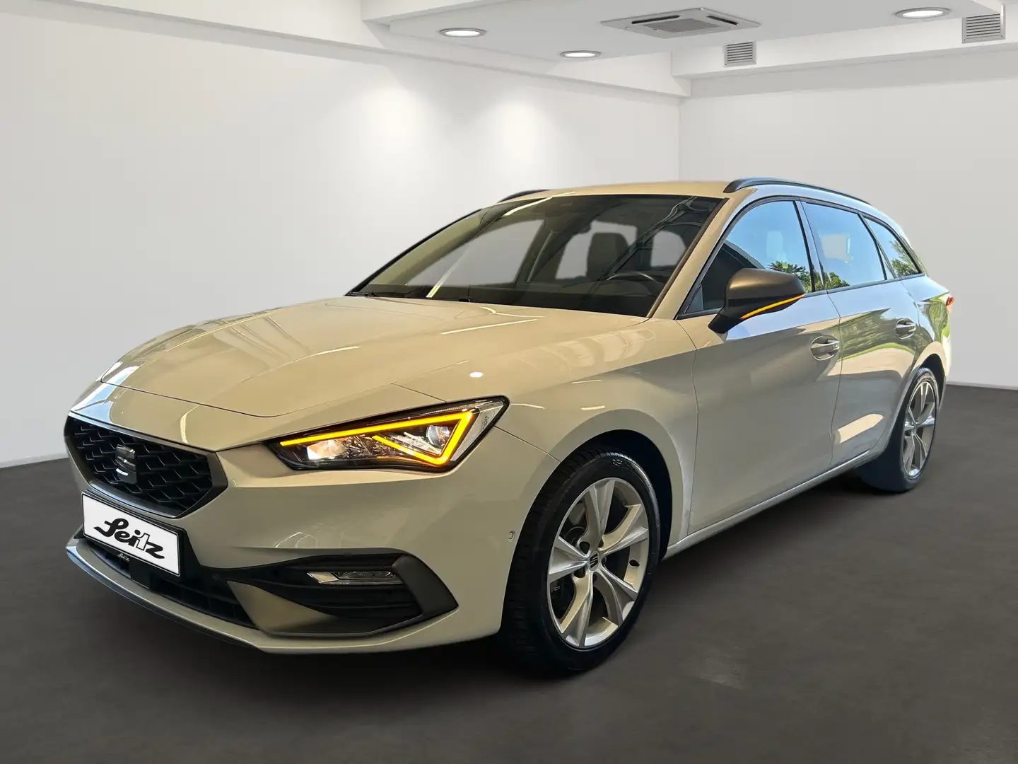 SEAT Leon Sportstourer 2.0 TDI FR *LED*KAMERA*NAVI*SITZH* Wit - 2