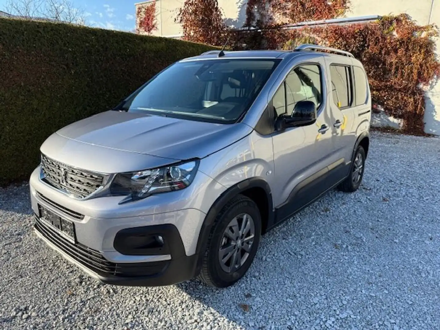 Peugeot Rifter Standard BlueHDI 100 S&S Allure Pack Grau - 1