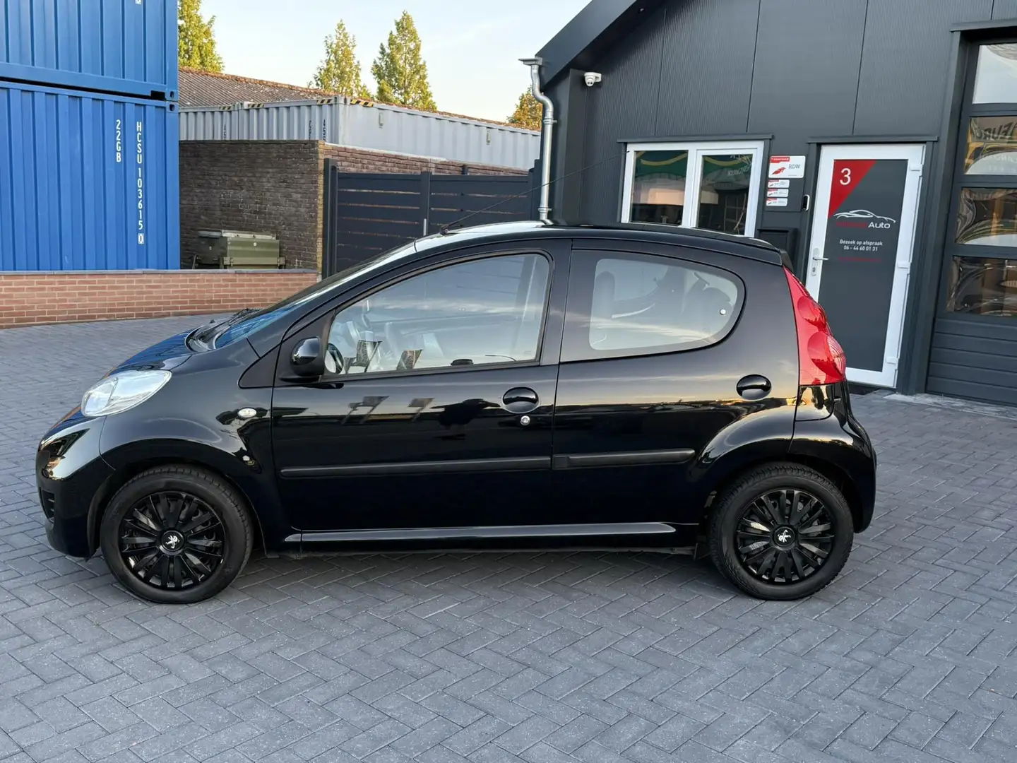 Peugeot 107 1.0-12V XS | 5 DEURS | AIRCO | 103.000 KM NAP | Zwart - 2