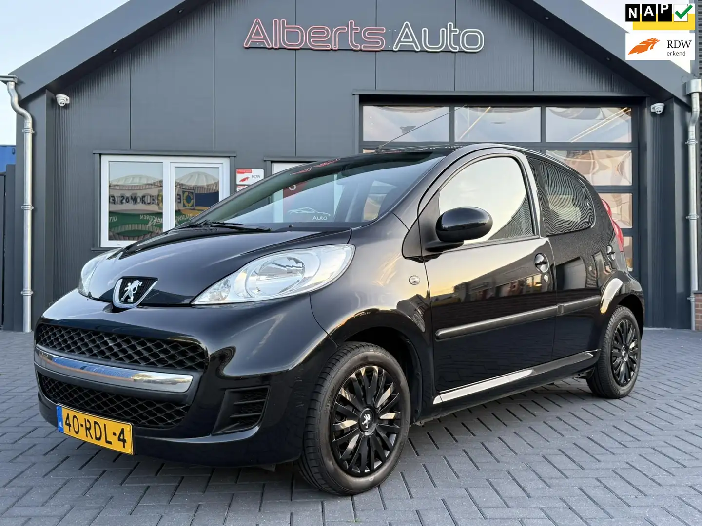 Peugeot 107 1.0-12V XS | 5 DEURS | AIRCO | 103.000 KM NAP | Zwart - 1