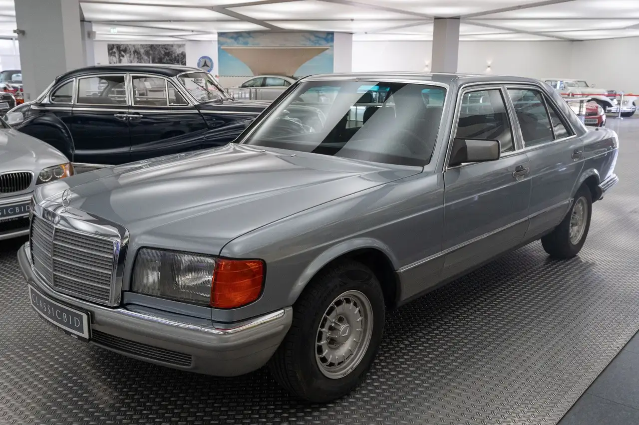 Mercedes-Benz 380