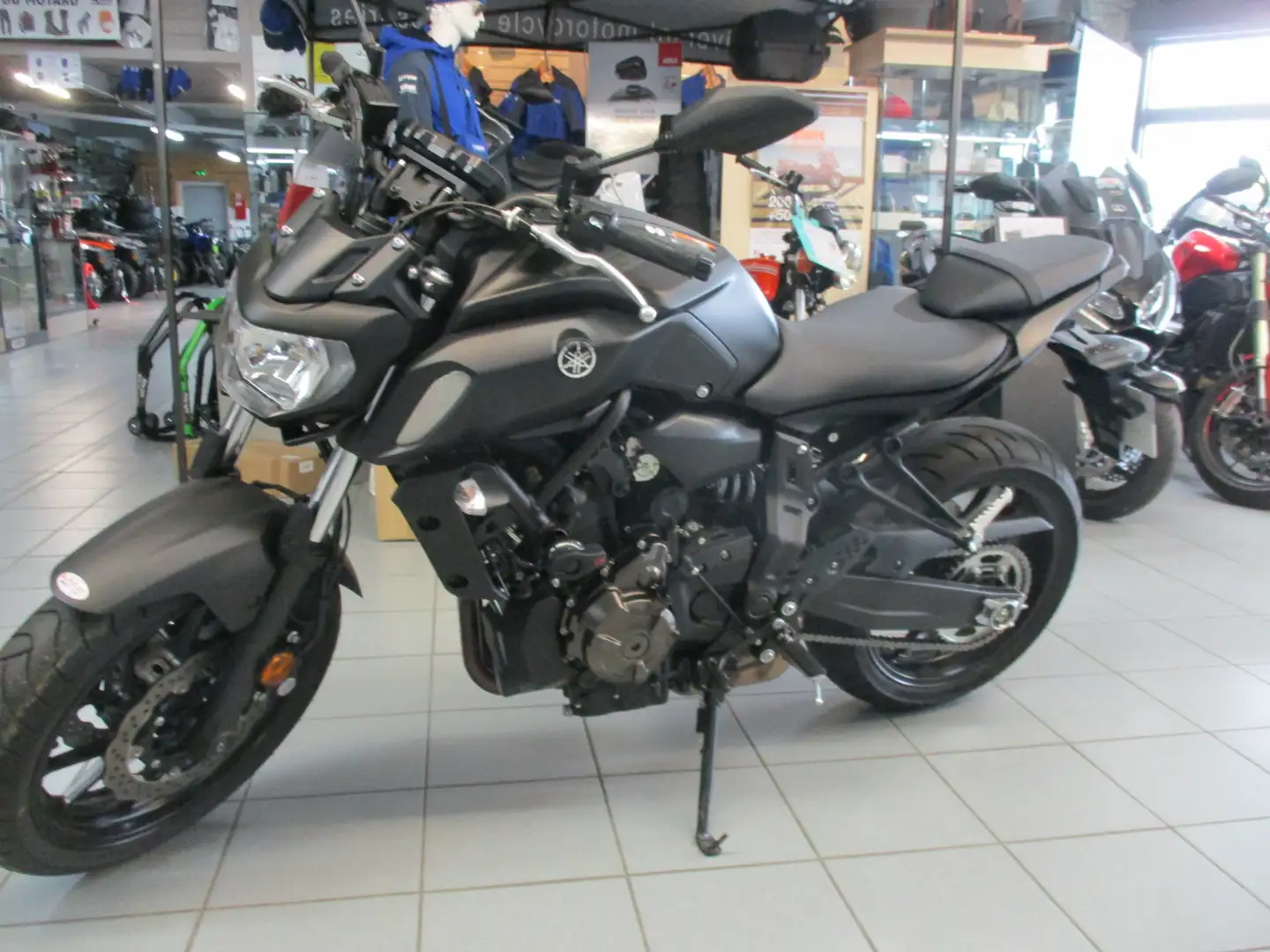 Yamaha MT-07 Negro - 1