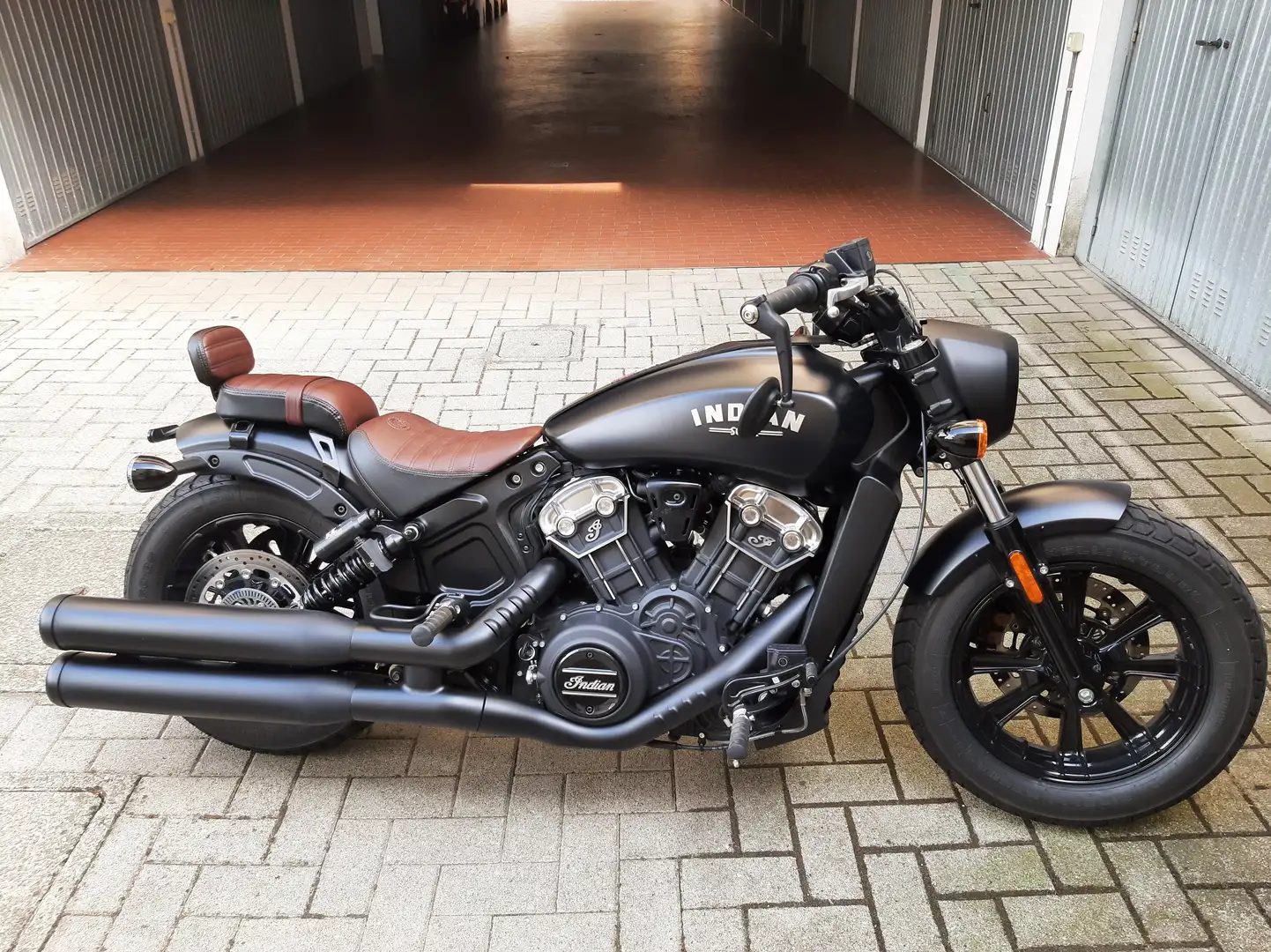 Indian Scout Bobber 2023 Nero - 2