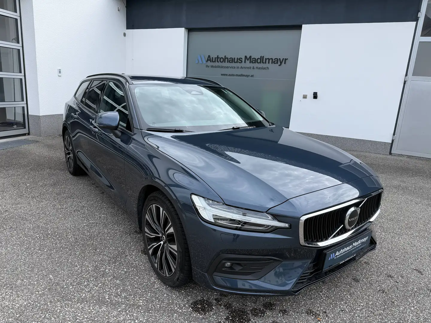Volvo V60 Core **reserviert** Blau - 2