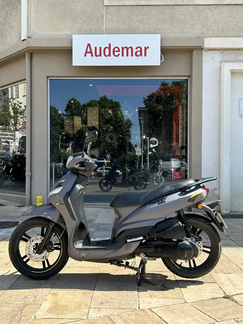 Peugeot Tweet - 1