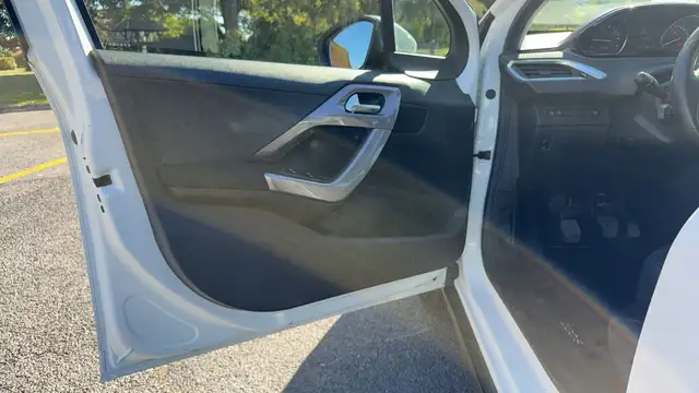 Peugeot 2008 view 7