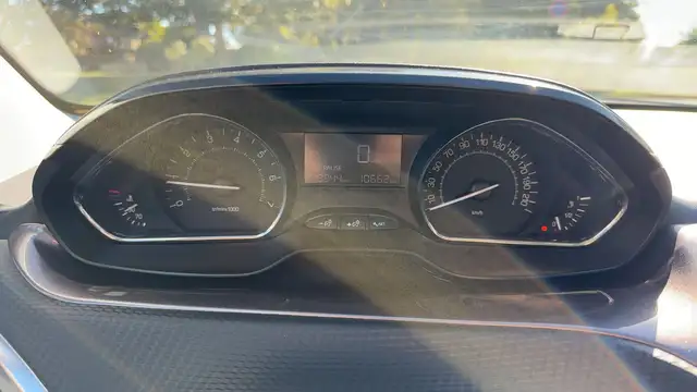 Peugeot 2008 view 12