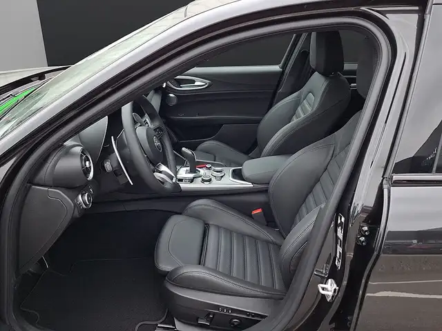 Alfa Romeo Giulia Veloce 2,2 16V 210 AT8 Q4 AWD VELOCE Ansicht 9