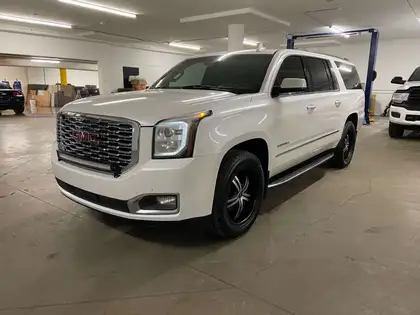 White 2020 GMC Yukon XL SUV / Crossover Four-Wheel Drive Automatic