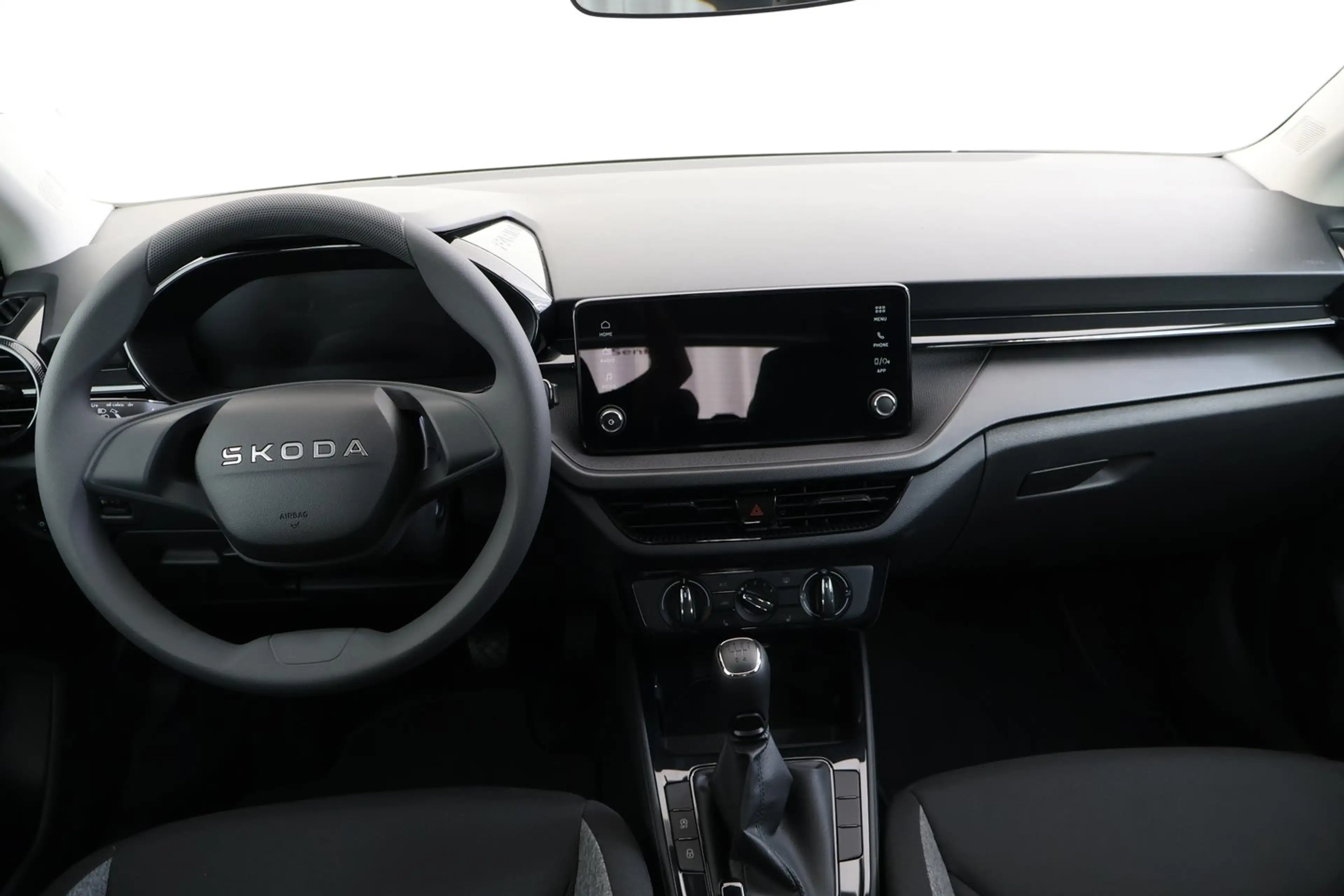 Skoda Fabia Essence — photo 5