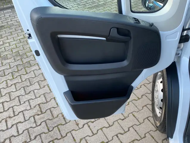 Opel Opel Movano view 4