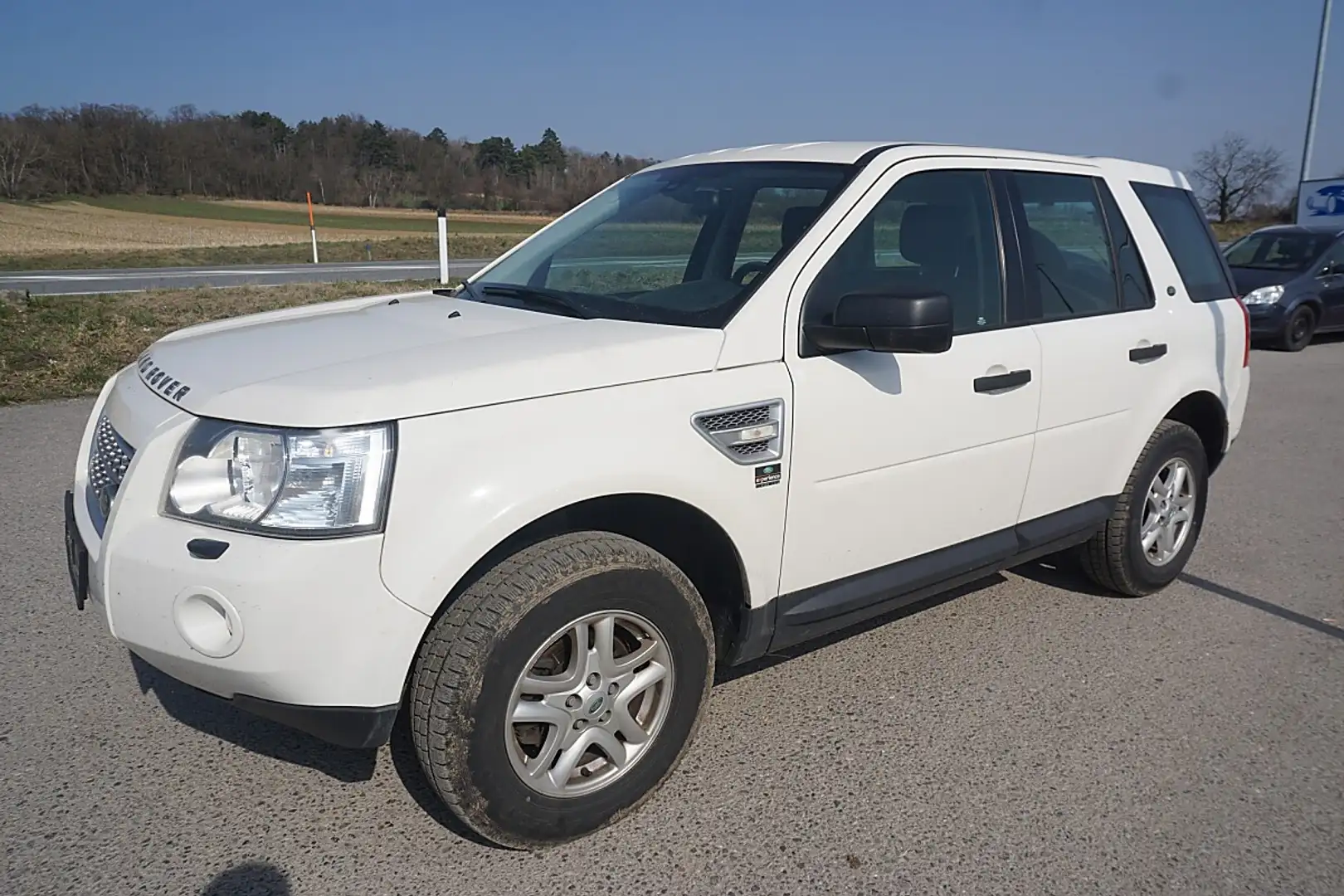 Land Rover Freelander 2,2 Td4_e E Weiß - 1