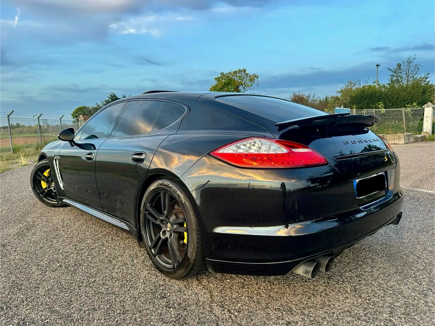 Porsche Panamera Turbo S V8 4.8 550 PDK Noir - 2