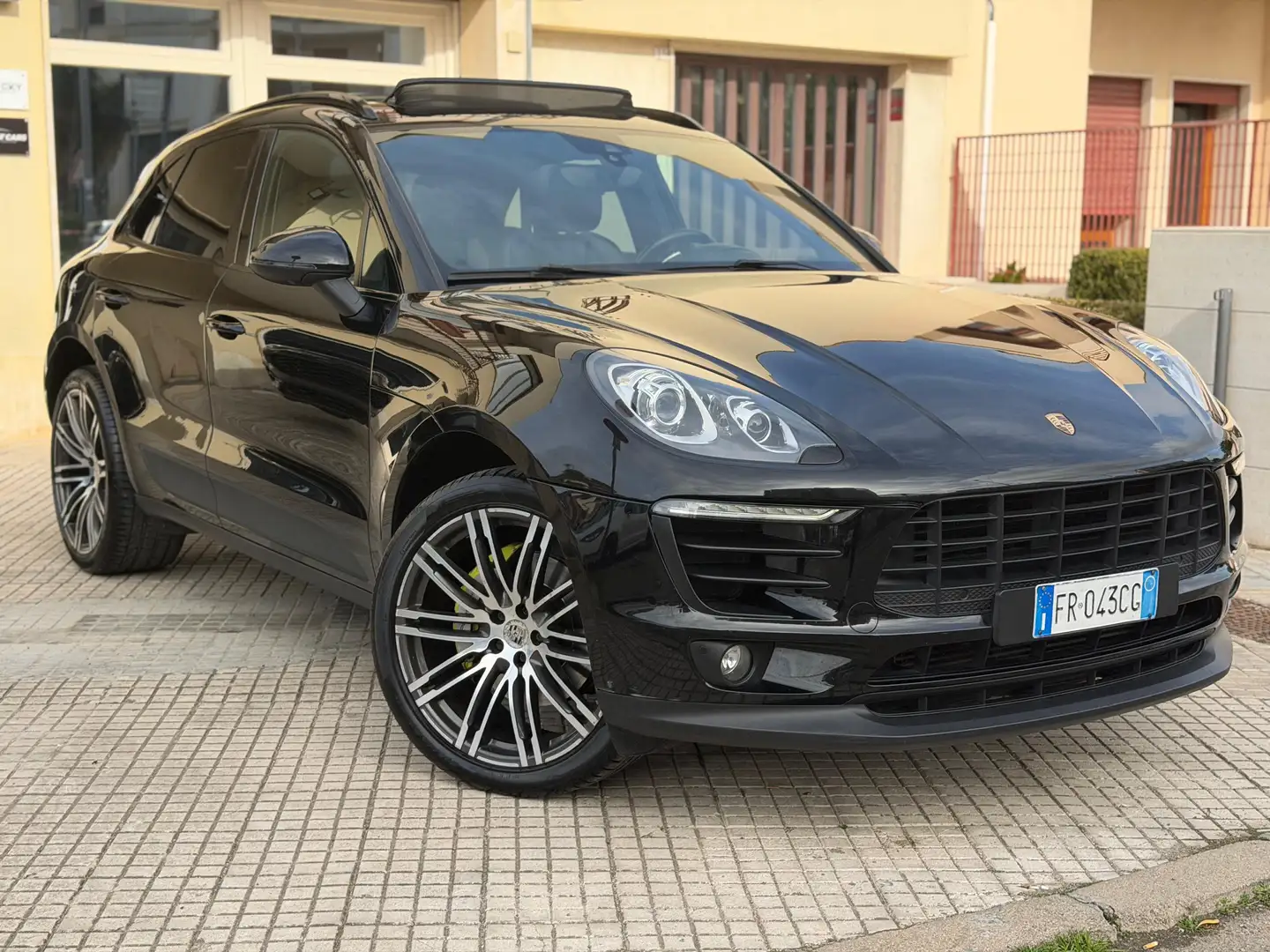 Porsche Macan 3.0d S 250cv pdk/TETTO PANORAMICO Nero - 2