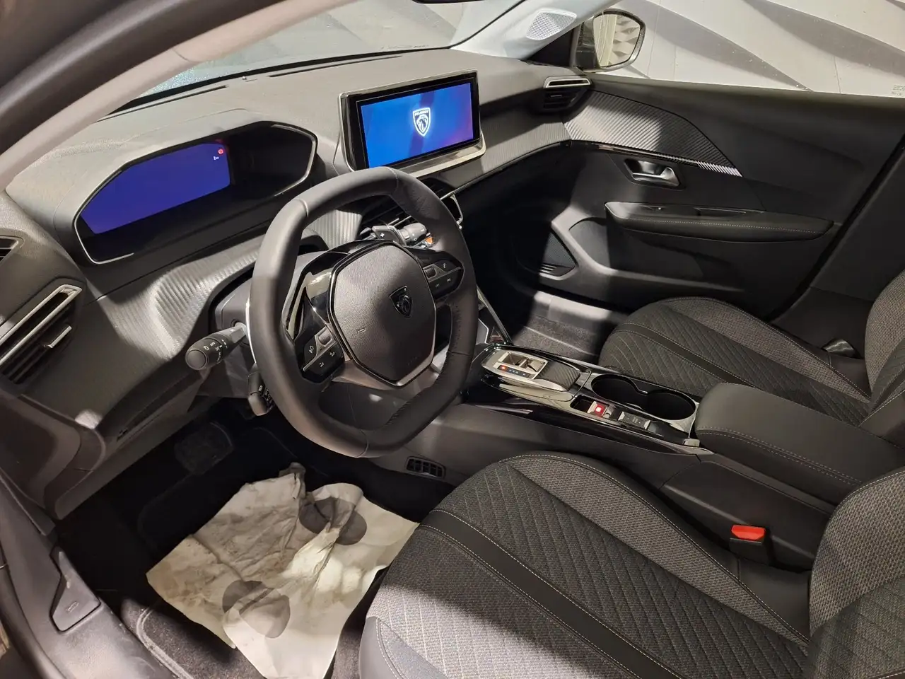 Peugeot 208 1.2 hybrid Allure 136 KM ZERO PRONTA CONSEGNA 7