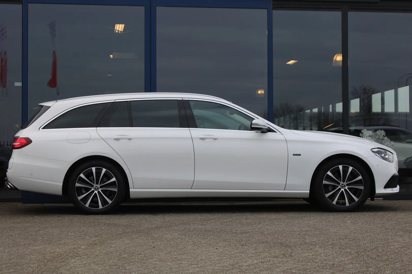 Mercedes-Benz E 300 Estate 300e Avantgarde DISTRONIC WIDESCREEN DAB TR Bianco - 2