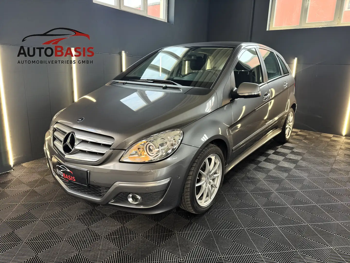 Mercedes-Benz B 180 B 180 CDI Aut. 1.Besitz/Nur 36.000KM/PDC/Klima Grau - 1