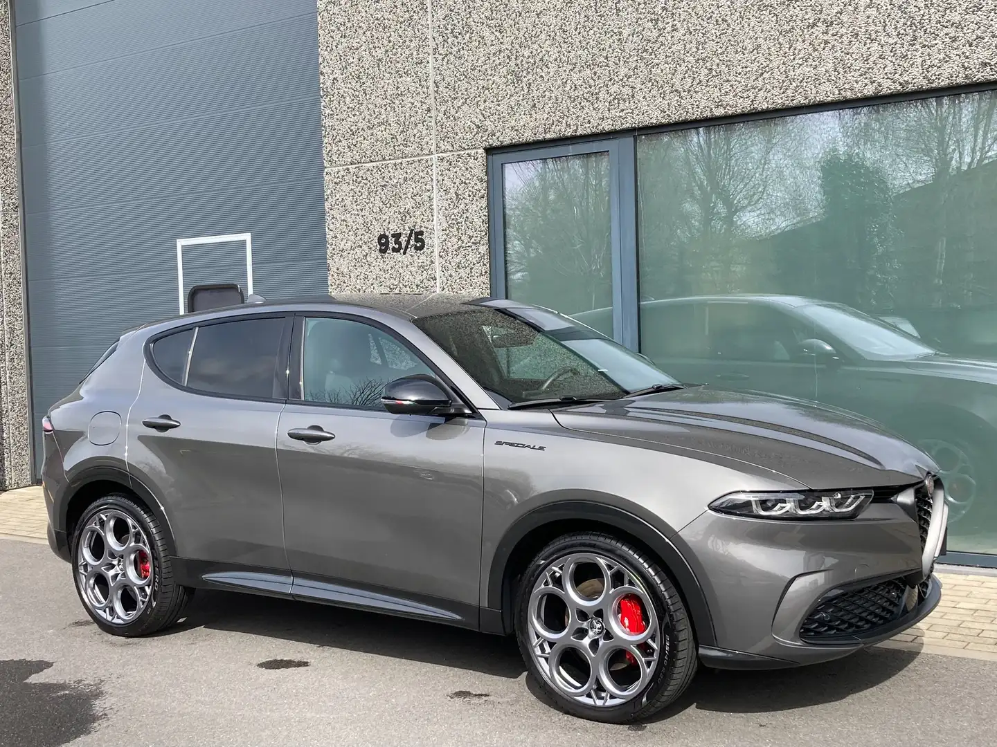 Alfa Romeo Tonale 1.5 MHEV Edizione Speciale - 2022 - 16.000 Km Gris - 2