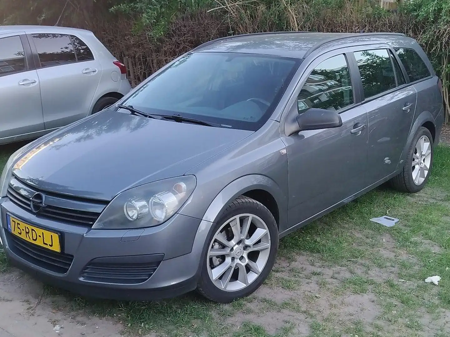 Opel Astra Astra 1.8 Sport Grijs - 2