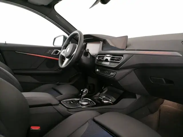 BMW 1 Series view 7