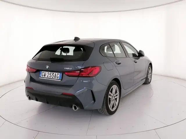 BMW 1 Series view 2