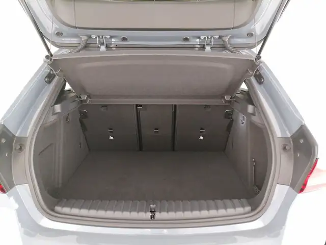 BMW 1 Series view 10