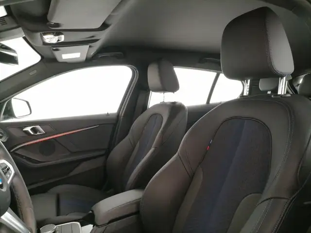 BMW 1 Series view 12
