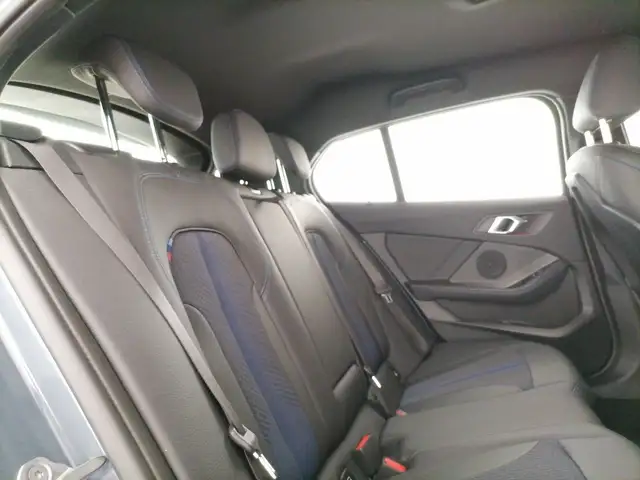 BMW 1 Series view 8