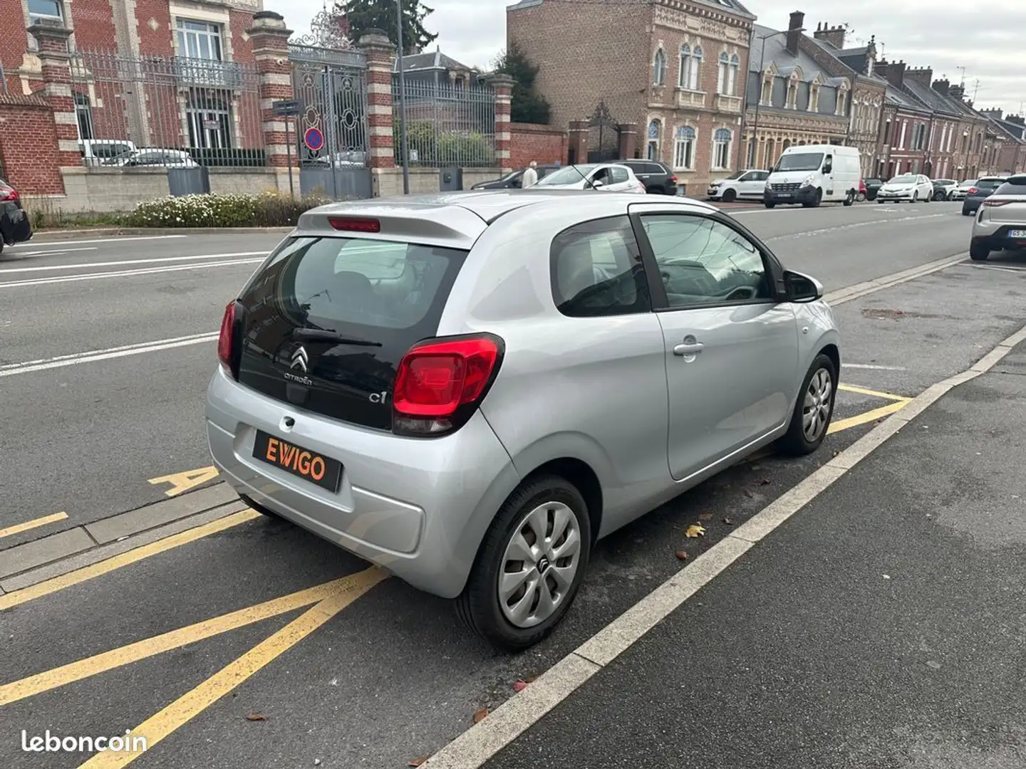 Citroen C1 1.2 puretech 80 feel distribution ok entretien complet Gris - 2