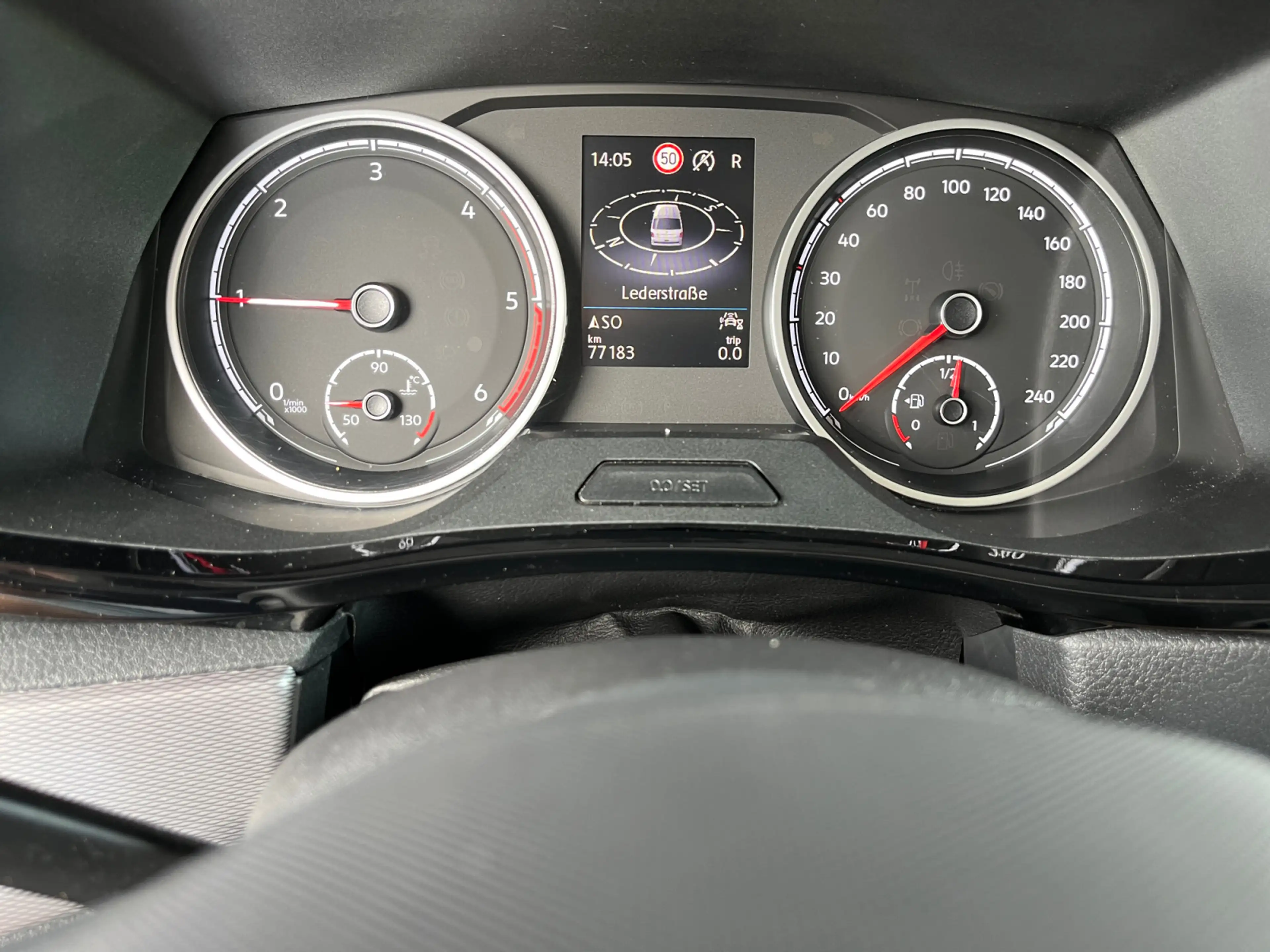Volkswagen T6.1 Multivan 2.0 TDI Auto Generation Six LED AH — photo 9