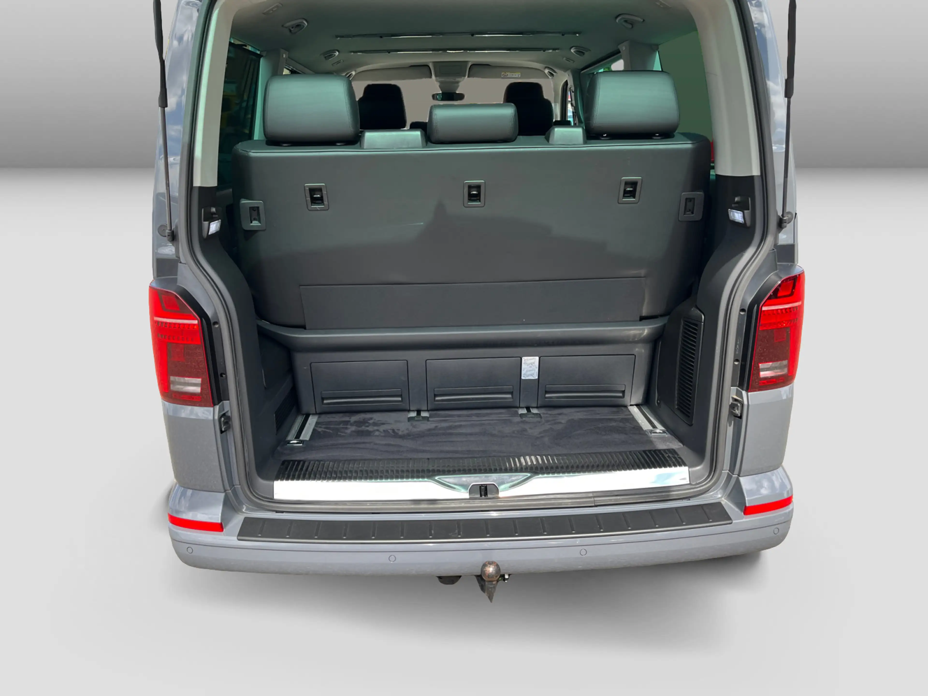 Volkswagen T6.1 Multivan 2.0 TDI Auto Generation Six LED AH — photo 12