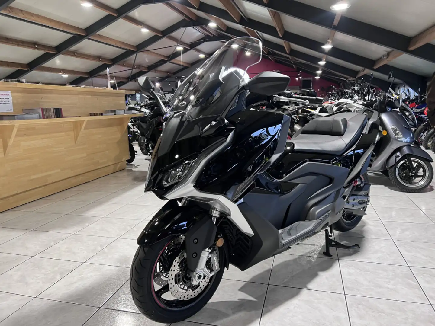 Kymco AK 550 Premium Negro - 2