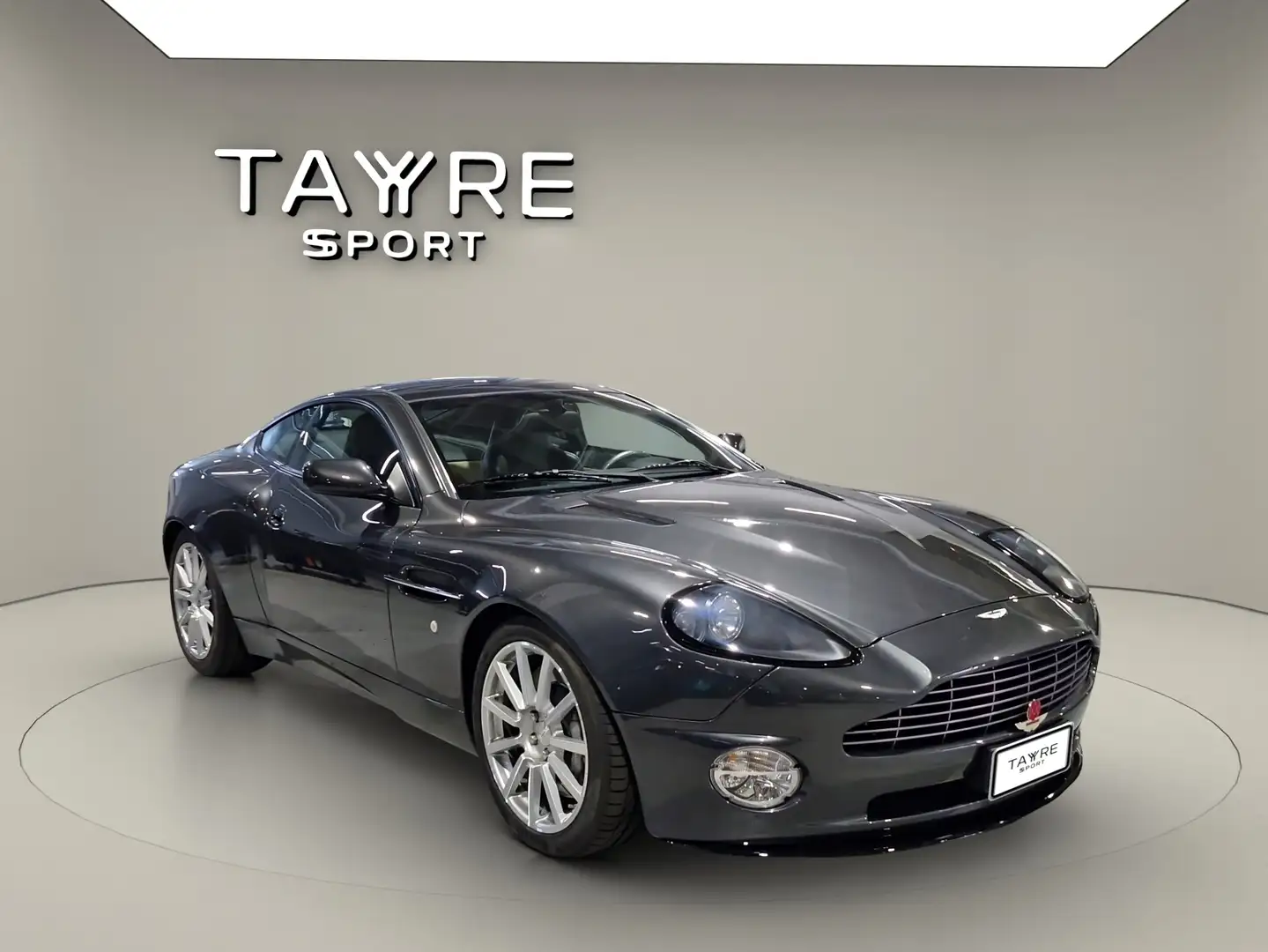 Aston Martin Vanquish S V12 - 1