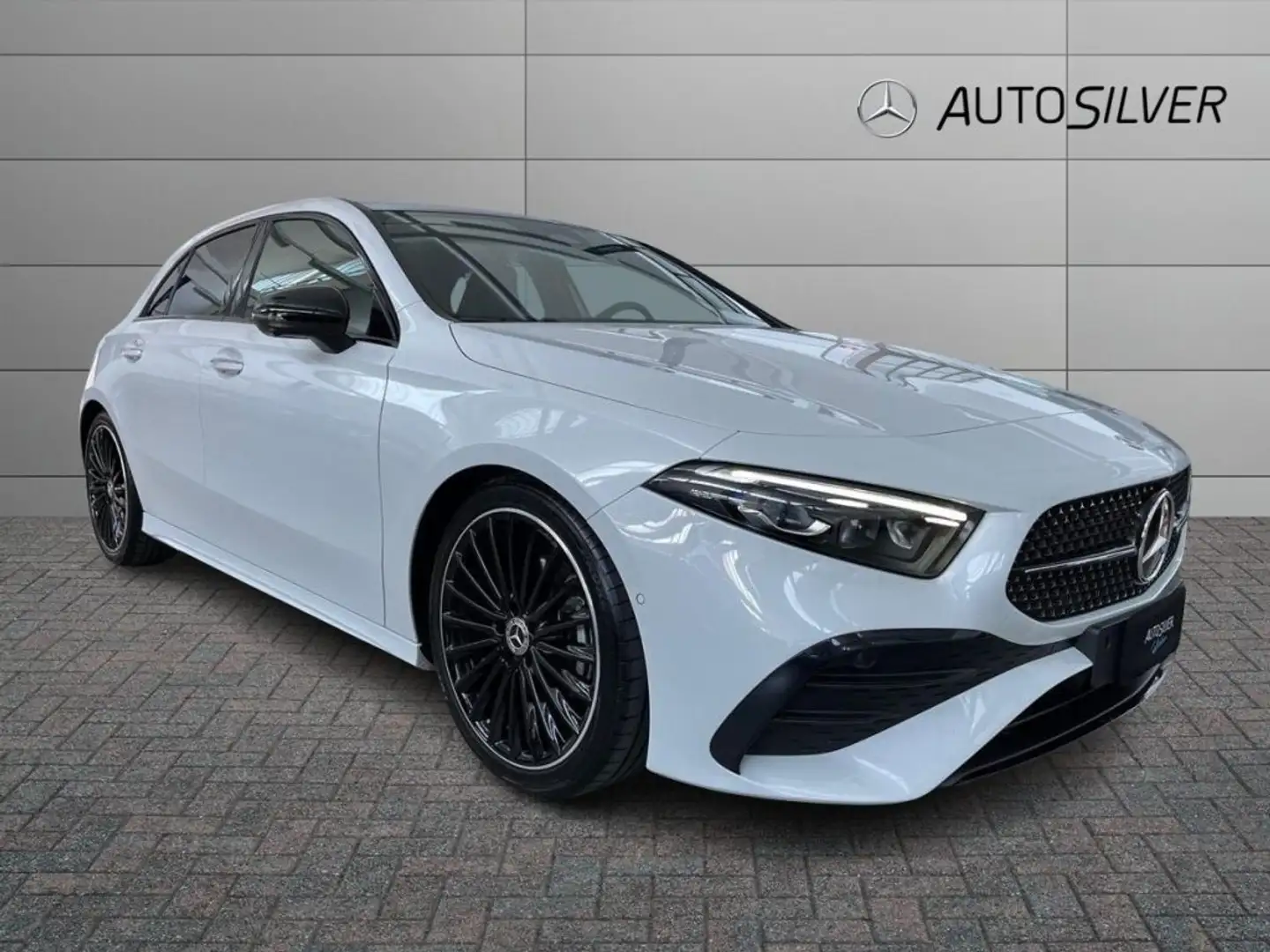 Mercedes-Benz A 180 d Automatic AMG Line Premium Plus Bianco - 1