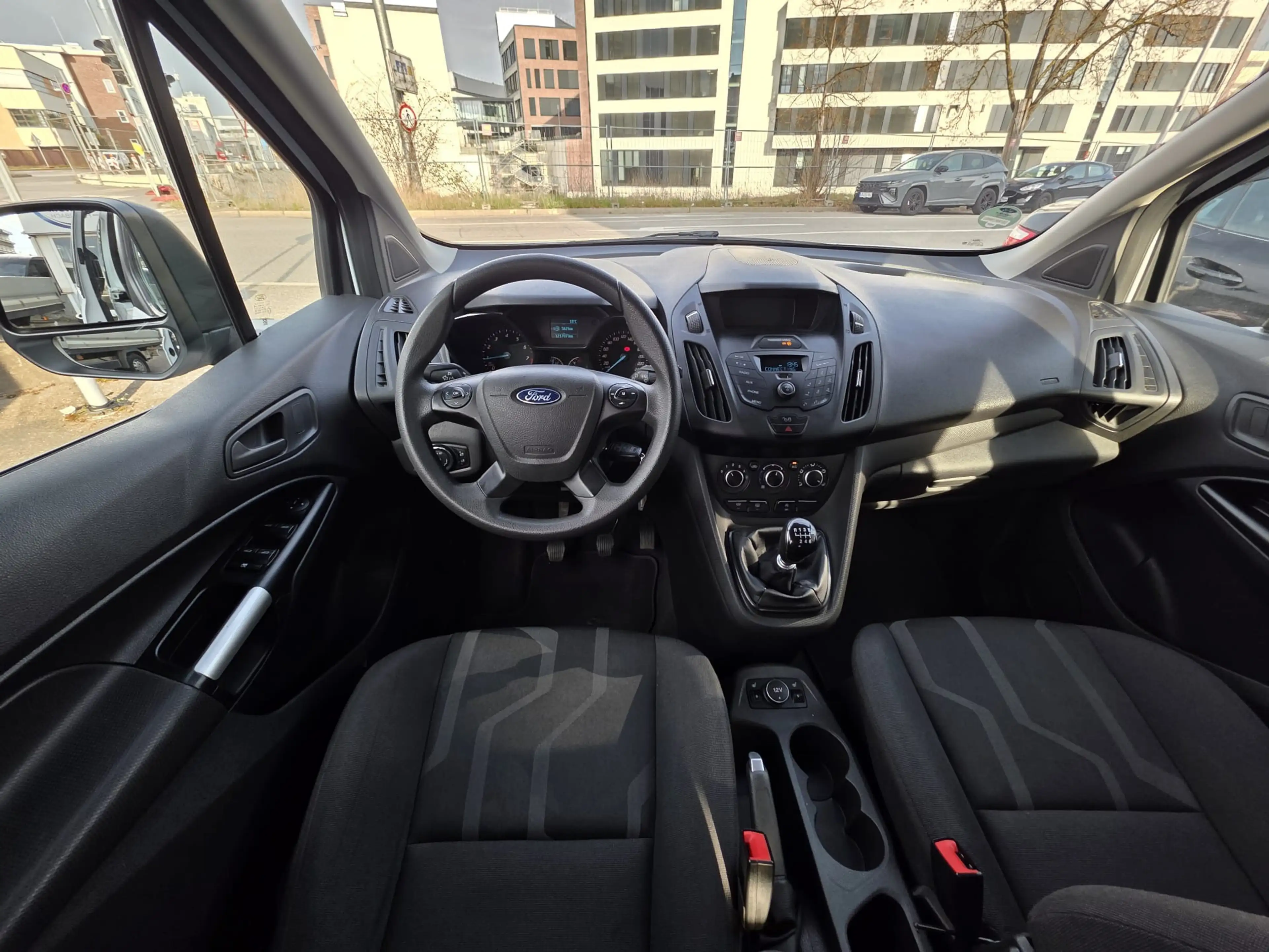 Ford Tourneo Courier Trend — photo 13