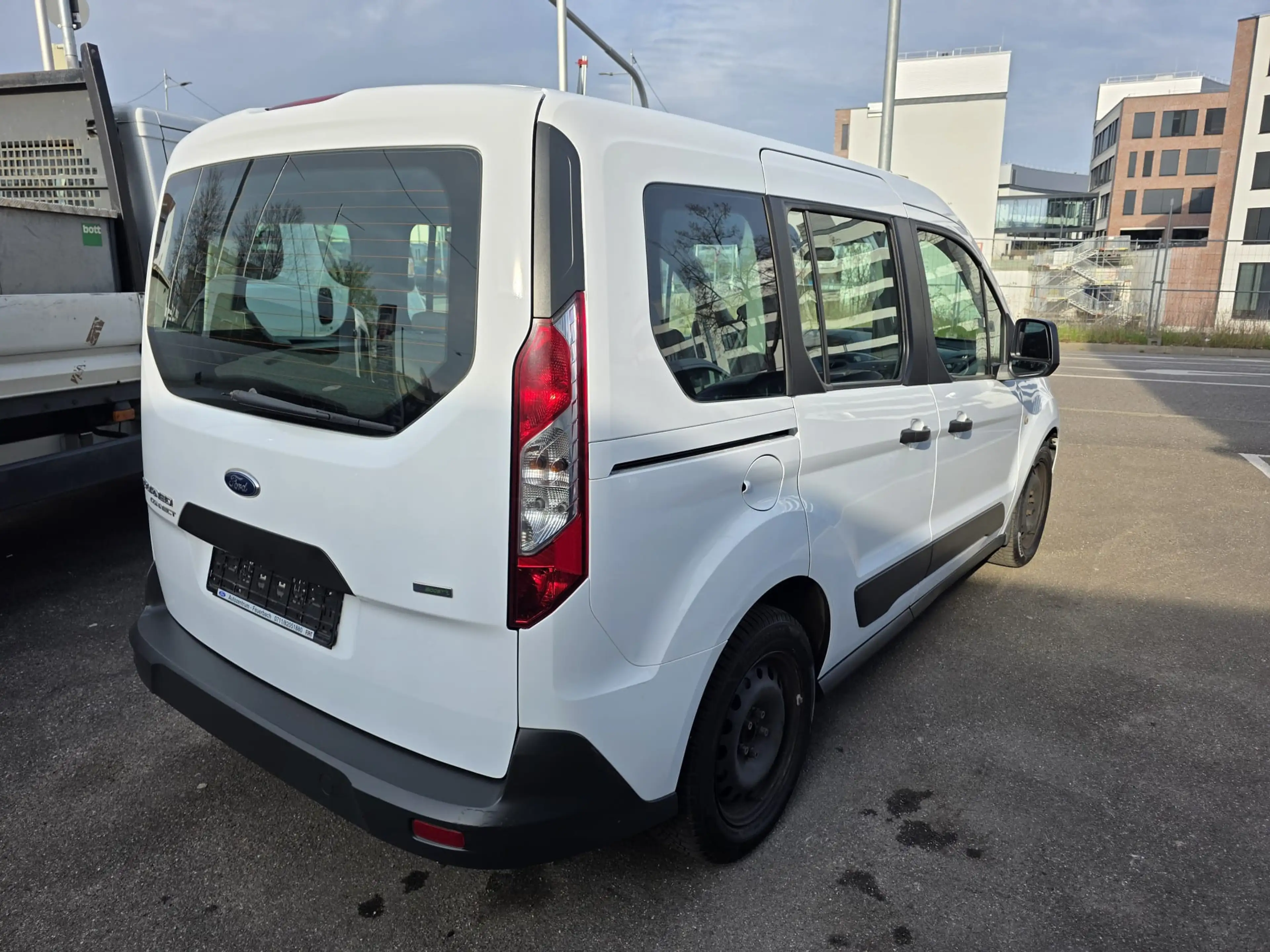 Ford Tourneo Courier Trend — photo 5