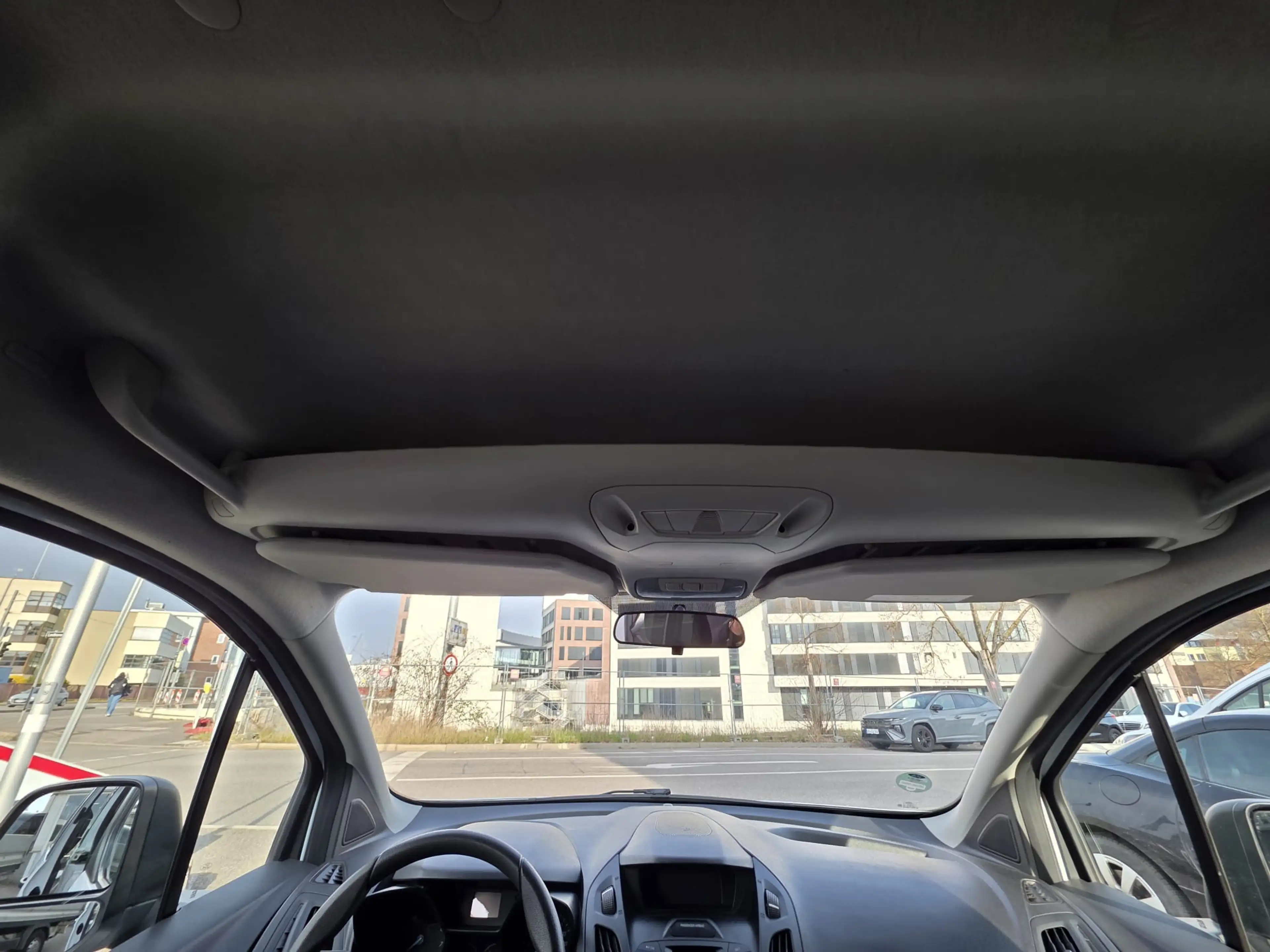 Ford Tourneo Courier Trend — photo 14