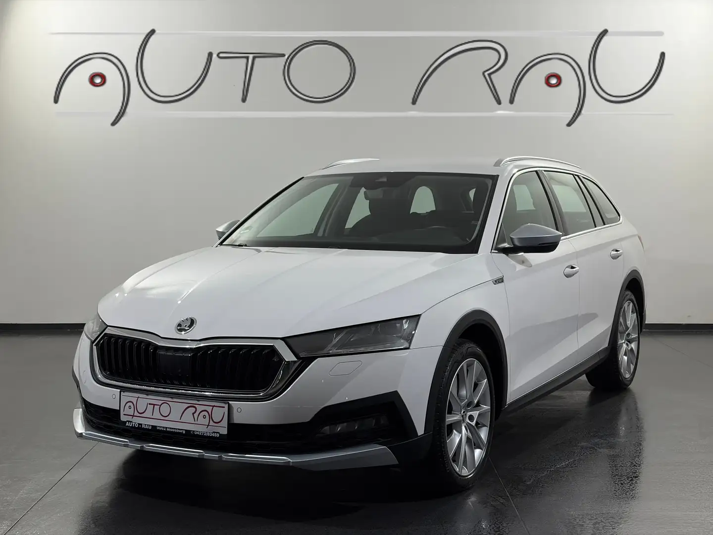 Skoda Octavia Scout 2.0 TDI 4x4 DSG *LED*AHK*NAVI* Weiß - 1